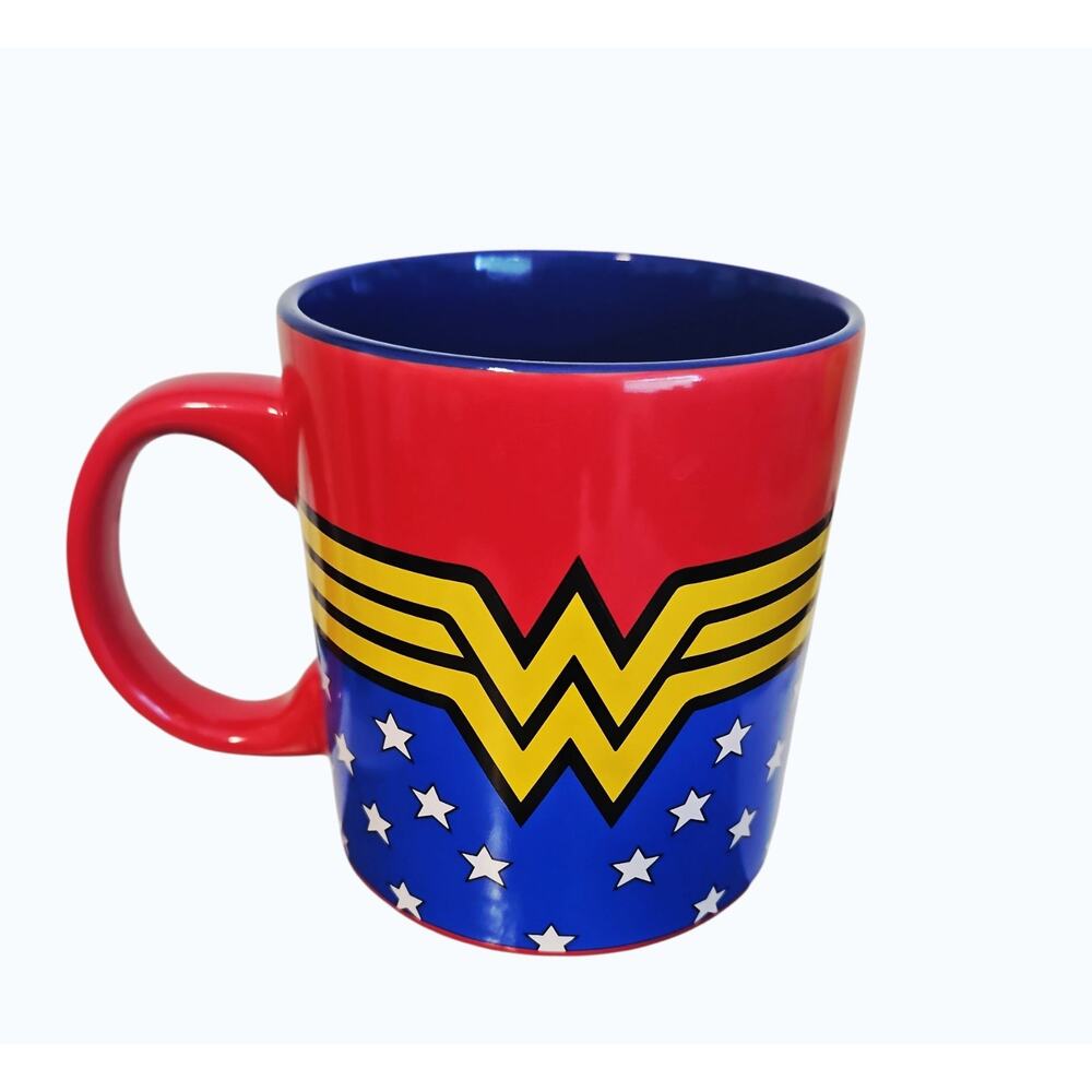 DC Comics WONDER WOMAN Coffee Cup Mug 20 fl oz
